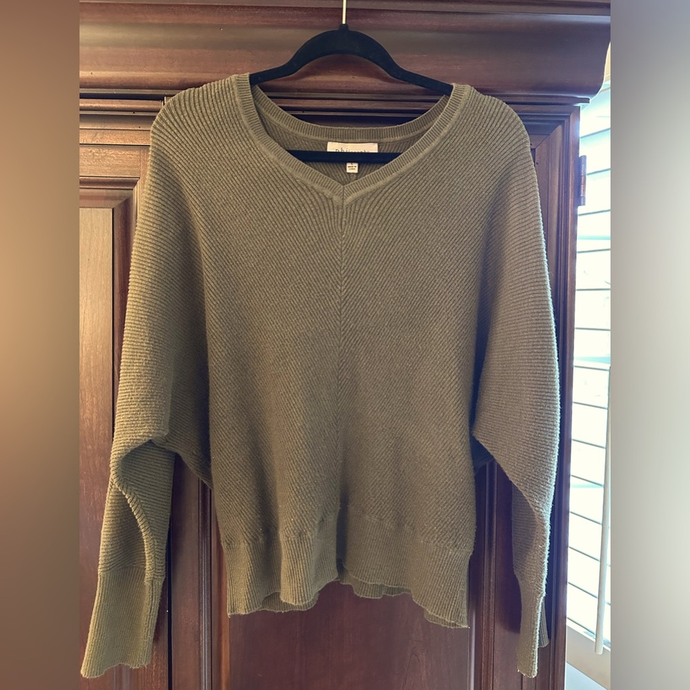 Olive Green Sweater by Philosophy Sz L